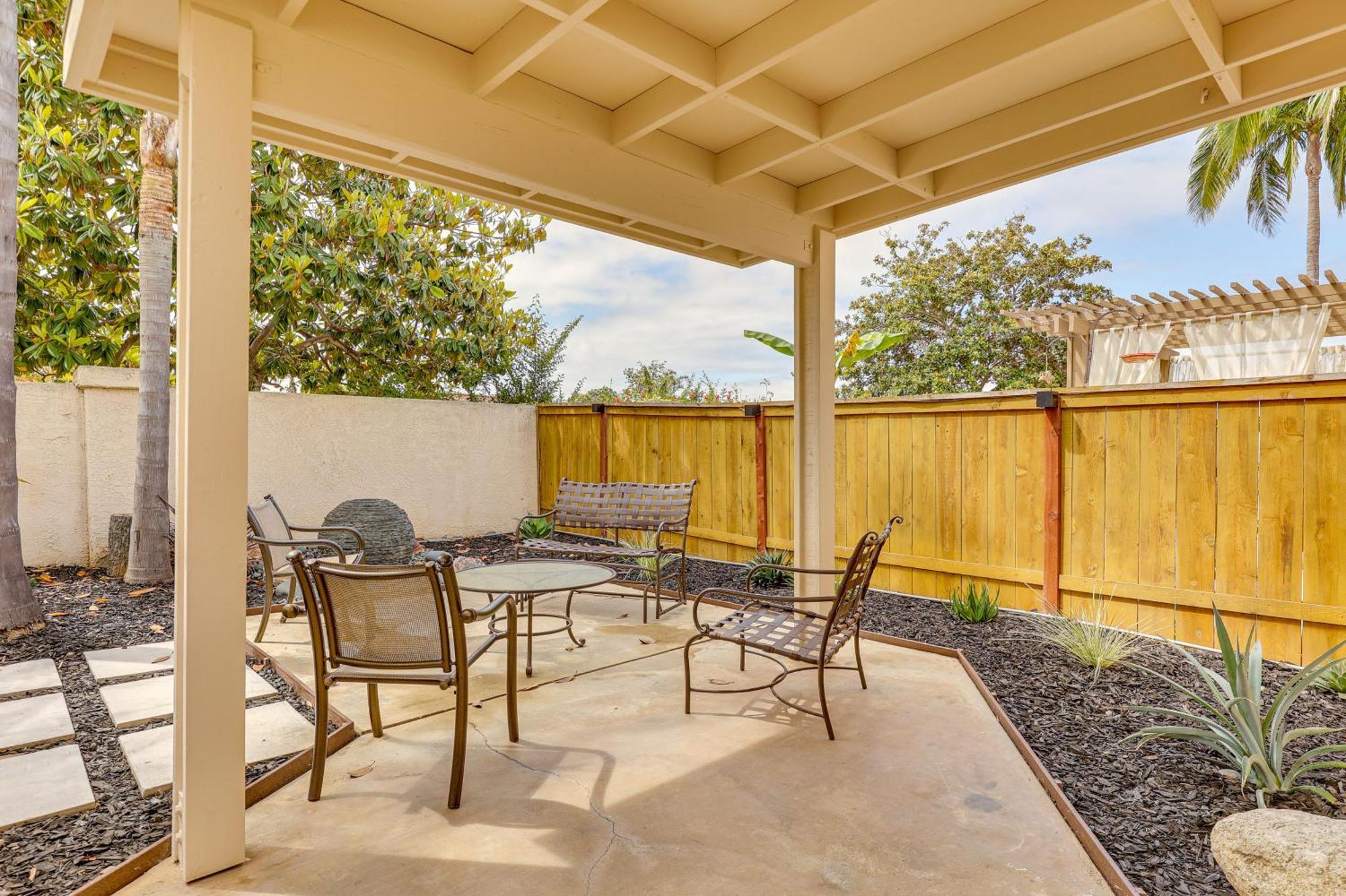 Bright Townhome In 1 Mile To Beach! Carlsbad